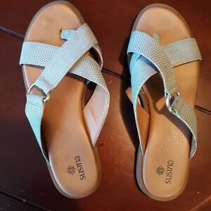 Women's Susina "Carol" Sandals Gray Size 7.5M Very Good Condition